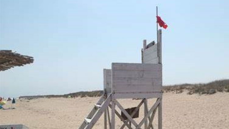 Областният управител на Варна търси спасители за 10 плажа