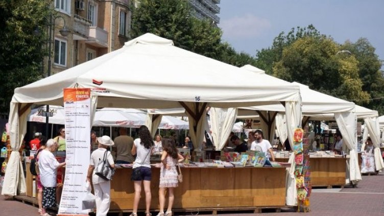 Отново промени около мястото на Алея на книгата във Варна