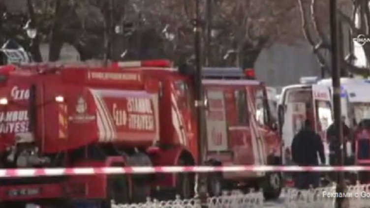 Мощен взрив разтърси центъра на Истанбул (видео)