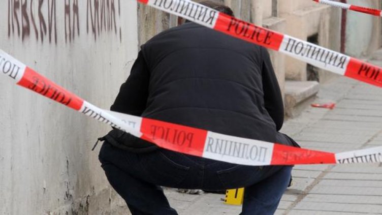 Откриха тялото на 20-годишен мъж в мазе в Младост