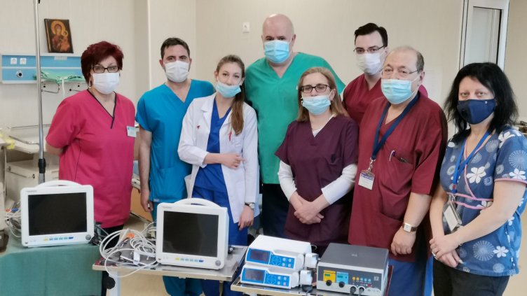 5 бебета проплакаха в Окръжна болница по Коледа