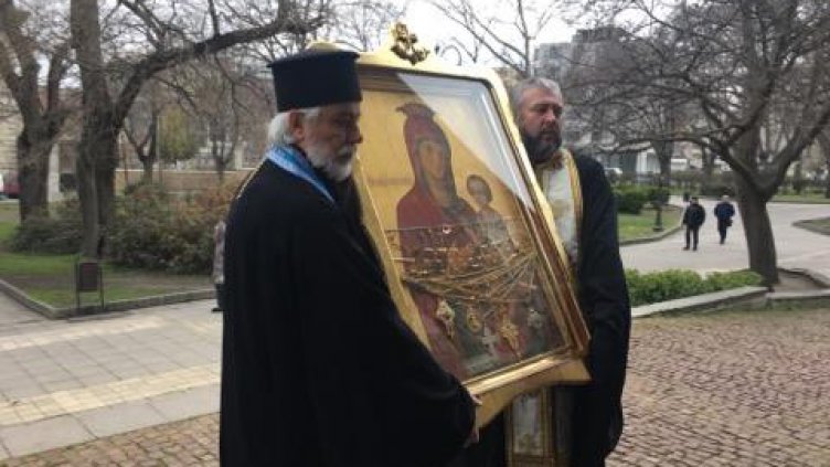 Чудотворната икона от Украйна пристигна във Варна