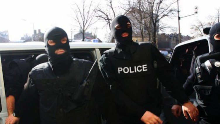 При спецакция задържаха 12 души в Бургас