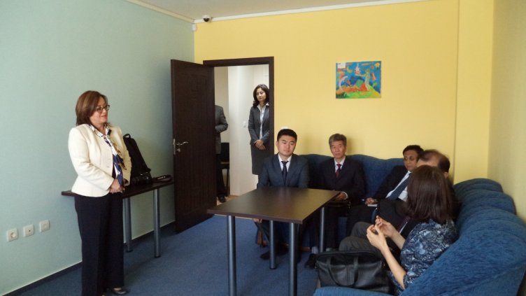 Китайският заместник-министър на правосъдието посети Синята стая във Варна