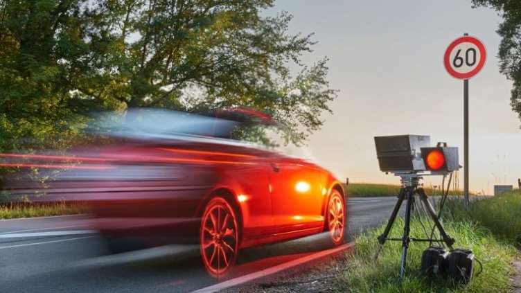 С 94 км/ч из село, с 43 над позволеното и идва… глобата на века – €192 000