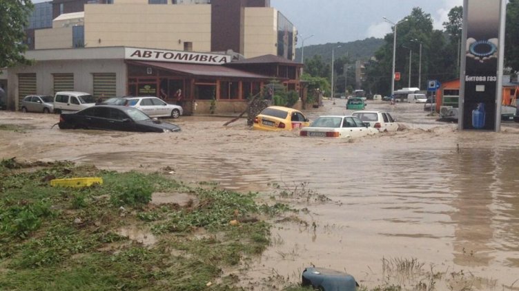 Намериха мъртви мъж, жена и дете в &quot;Аспарухово&quot;