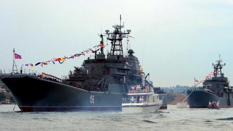 Край Босфора шум се вдига – бойни кораби на Русия и НАТО смутиха Истанбул