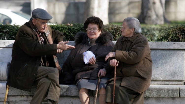 Доклад: Населението на България продължава да се топи