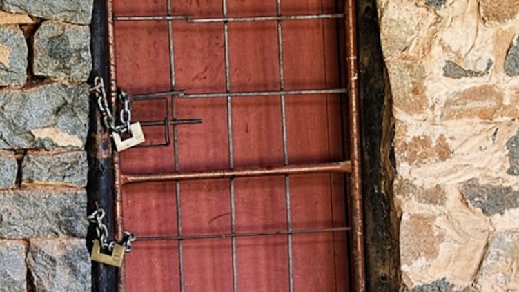 27-годишен мъж държал в плен жена няколко месеца