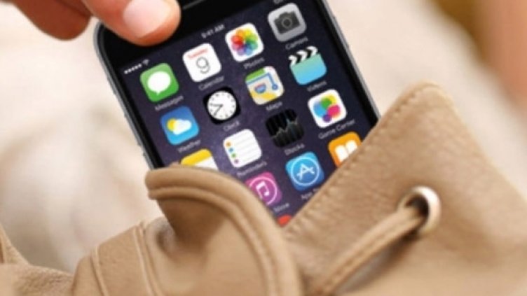 26-годишен варненец задигна телефона на тийнейджър