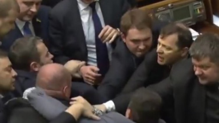 Бой в украинския парламент
