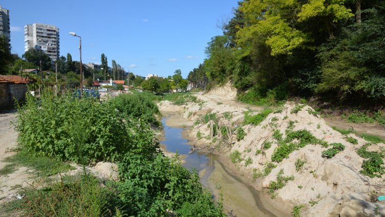 Започват ремонтните дейности на каналите в Аспарухово