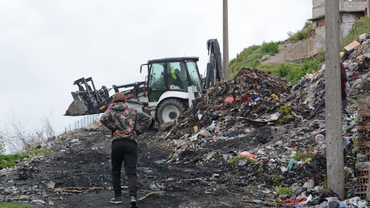 Извозиха 100 тона отпадъци от сметища в Максуда