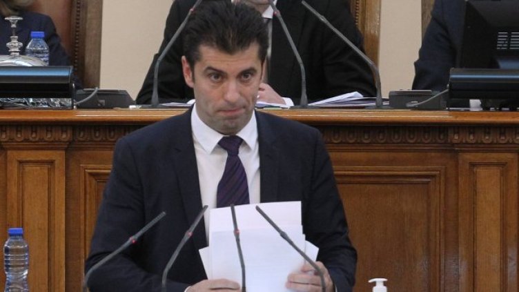 НС наложи мораториум върху поскъпването на ток, вода и парно