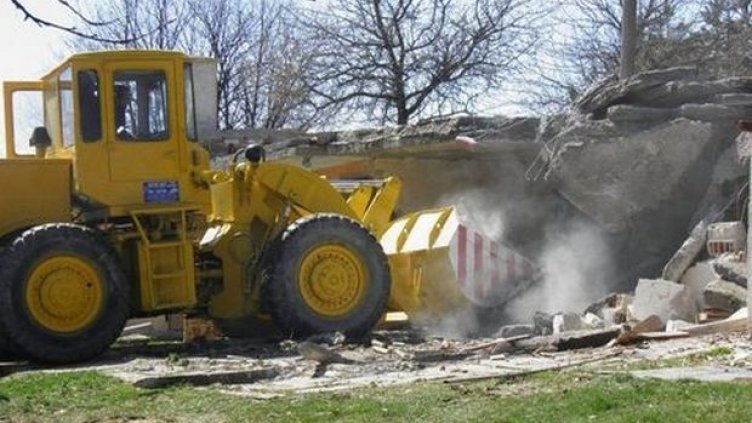 С обществена поръчка търсят фирма да събаря незаконните строежи във Варна