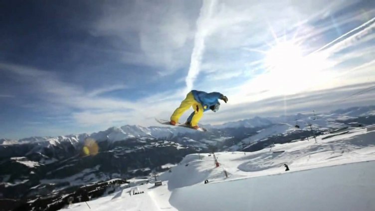 Ръст на туристите в Банско заради Световната купа по сноуборд