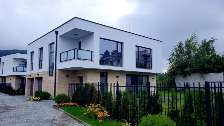 74% от жилищата в област Варна имат ток, вода и канализация