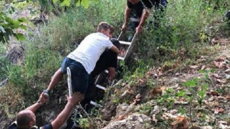 13-годишен пропадна в пропаст, пожарникари го измъкнаха