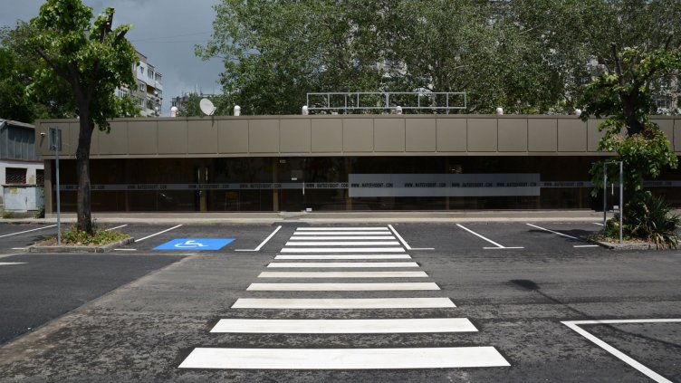 Боядисват "зебрите" във Варна за 15 септември