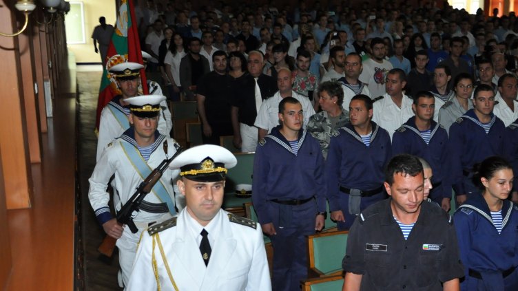 Откриха учебната година във ВВМУ “Н.Й.Вапцаров”(СНИМКИ)