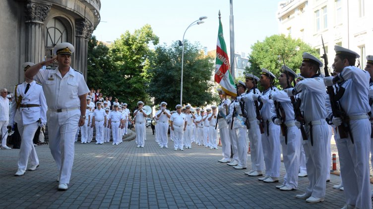 Обменяме повече информация с Грузия за корабите в Черно море