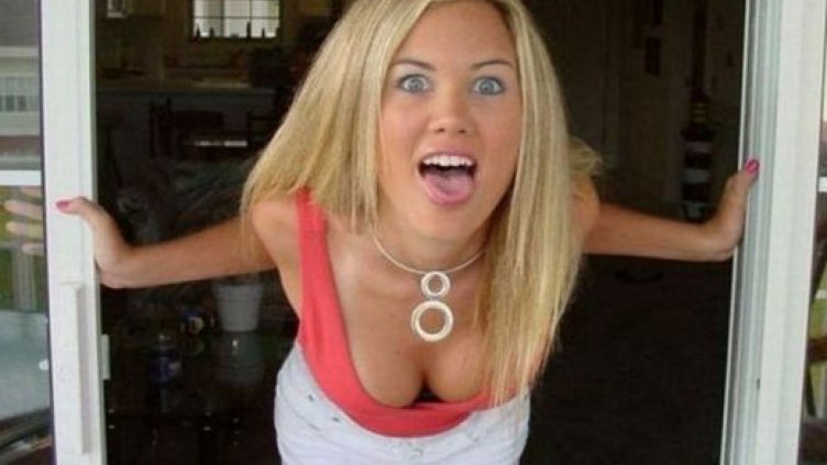 Мания! Карамфил стана Фил, Лимонка - Моника, Грозденка ще се казва Дженифър