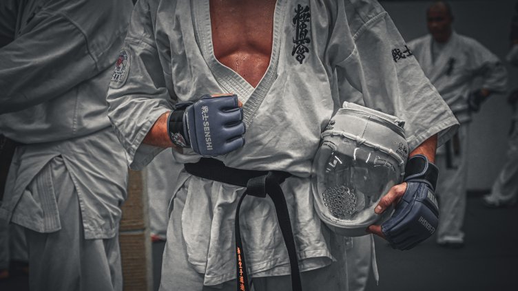 Президентът на Световната Кудо федерация шихан Осада пристига в курорта Камчия