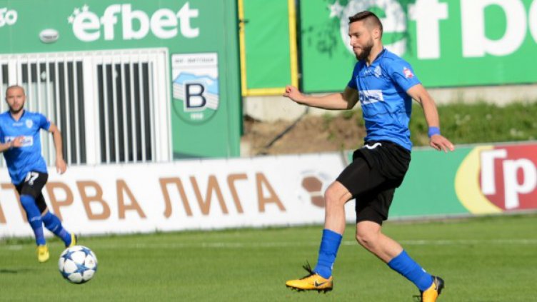 Макенджиев и Радо Василев в националния за мачовете със Словения и Норвегия