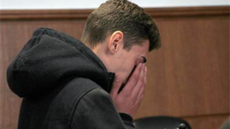 Домашен арест за ученика, убил с мерцедеса си мъж на "Копитото"