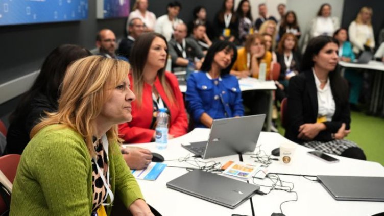 Обсъждат образователни практики на конференция край Варна