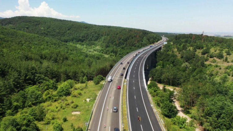 "Тракия" магистрала ли е? С колко да караш, за да оцелееш и стигнеш жив?