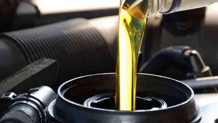 Знаете ли: Защо шофьори сипват "дизелово" масло в бензинов двигател?