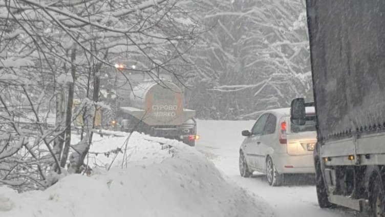 АПИ: Тръгвайте на път подготвени за зимни условия