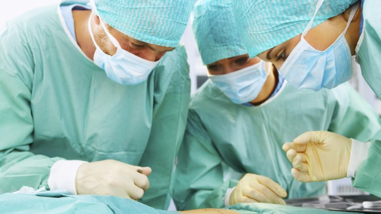 Лекари обсъждат новости в колопроктологията