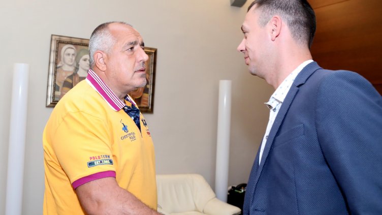Борисов се интересува от плановете за ремонт на стадиона в Кърджали