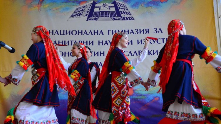 Възстановиха паралелката "Танцьор" в Хуманитарната във Варна