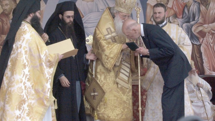 Решението за "коронясването" на Симеон имало пожелателен характер