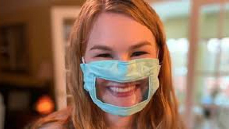 Създадоха прозрачни маски за хора с увреден слух в Русе