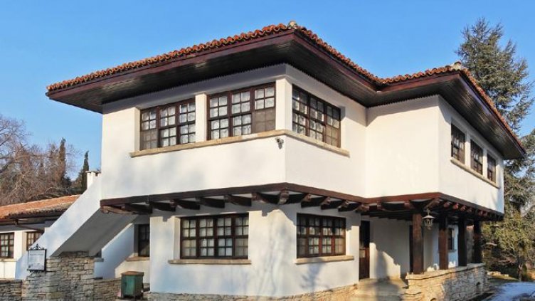 Сдружение „Зограф“: Министерството на културата да приеме украински граждани своите почивни бази