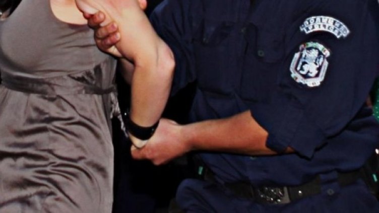 Закопчаха 41-годишна варненка с наркотици