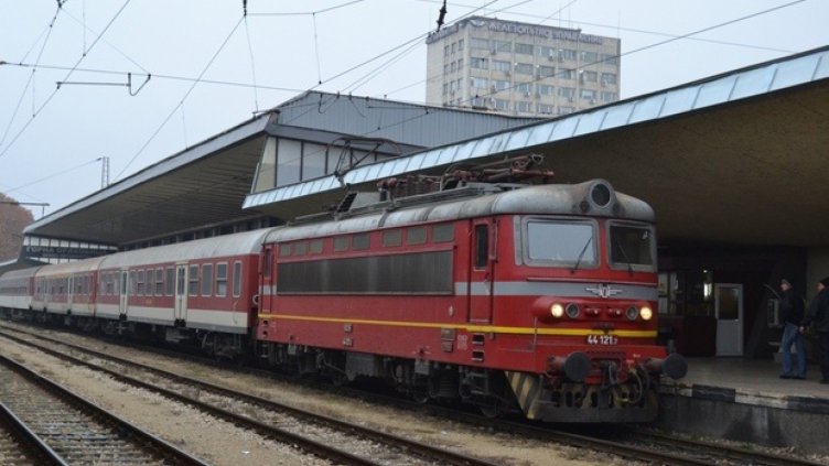 Спират влаковете по Подбалканската жп линия