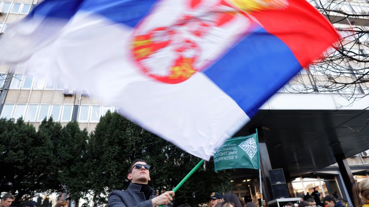 Хиляди студенти стягат огромен протест срещу Вучич днес