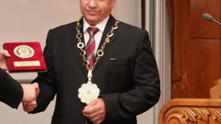 Изритаха скандалния Величко Адамов от Стопанската академия