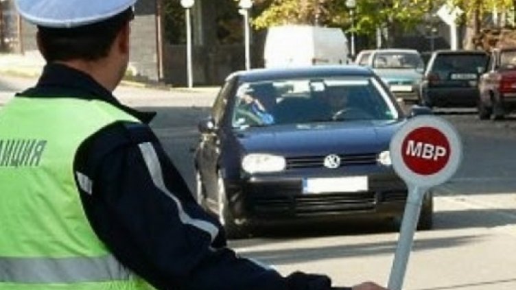 Това е рекорд! Шофьорка с 10 бона глоба за 63 невръчени фишове за скорост