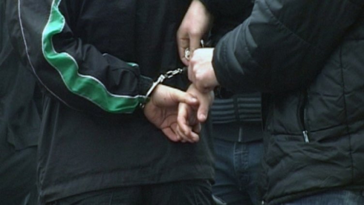 Ученик обра къща в празничния ден в Шуменско