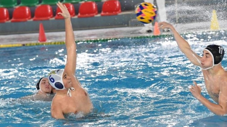 2 комплекта медали за &ldquo;Комодор&rdquo; само за 20 часа