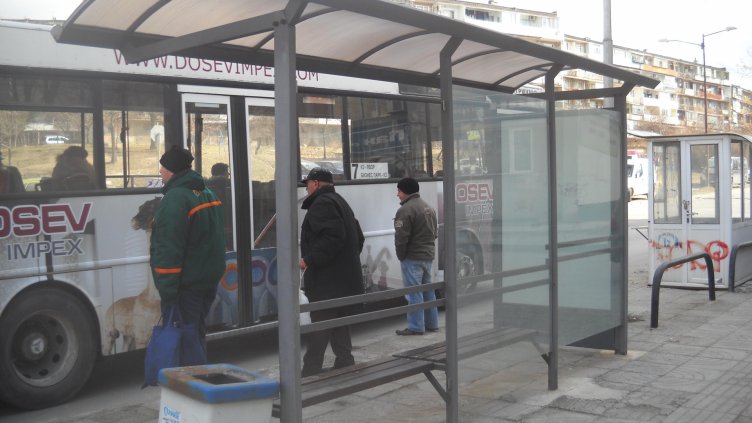 Спира обслужването на автобус №9