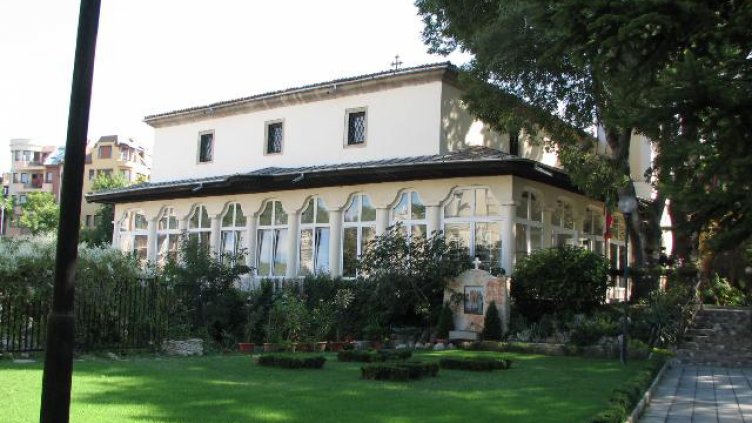 Почитат Свети Мина в храма ''Св. Атанасий''