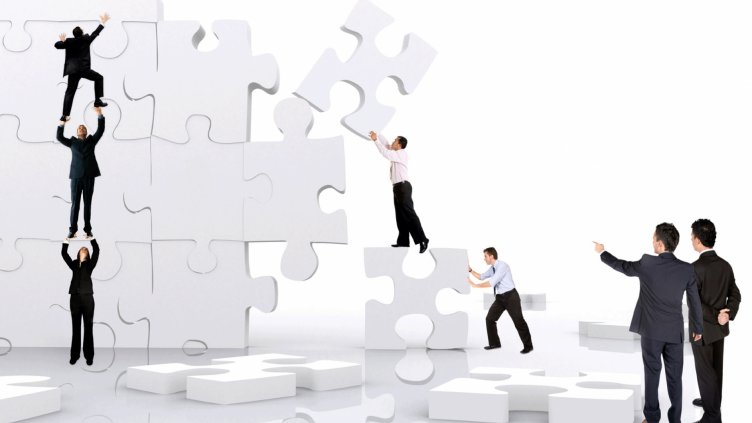 Бизнесът изпраща 2015 г. с умерен оптимизъм