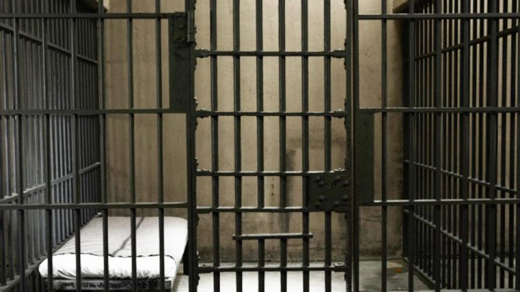 Отказаха да пуснат предсрочно от затвора във Варна осъден за убийство